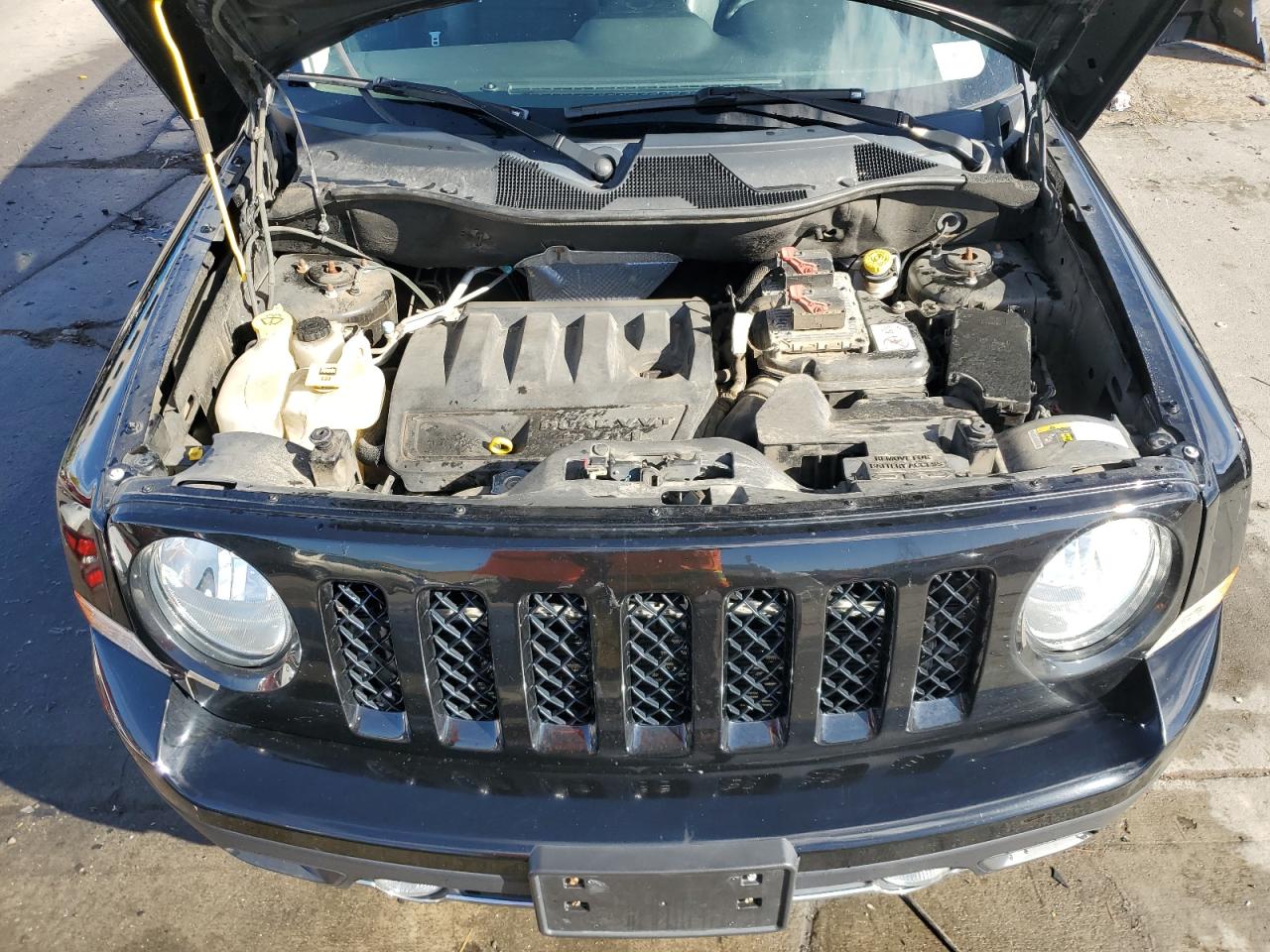 2017 Jeep Liberty (Patriot) - Image 12
