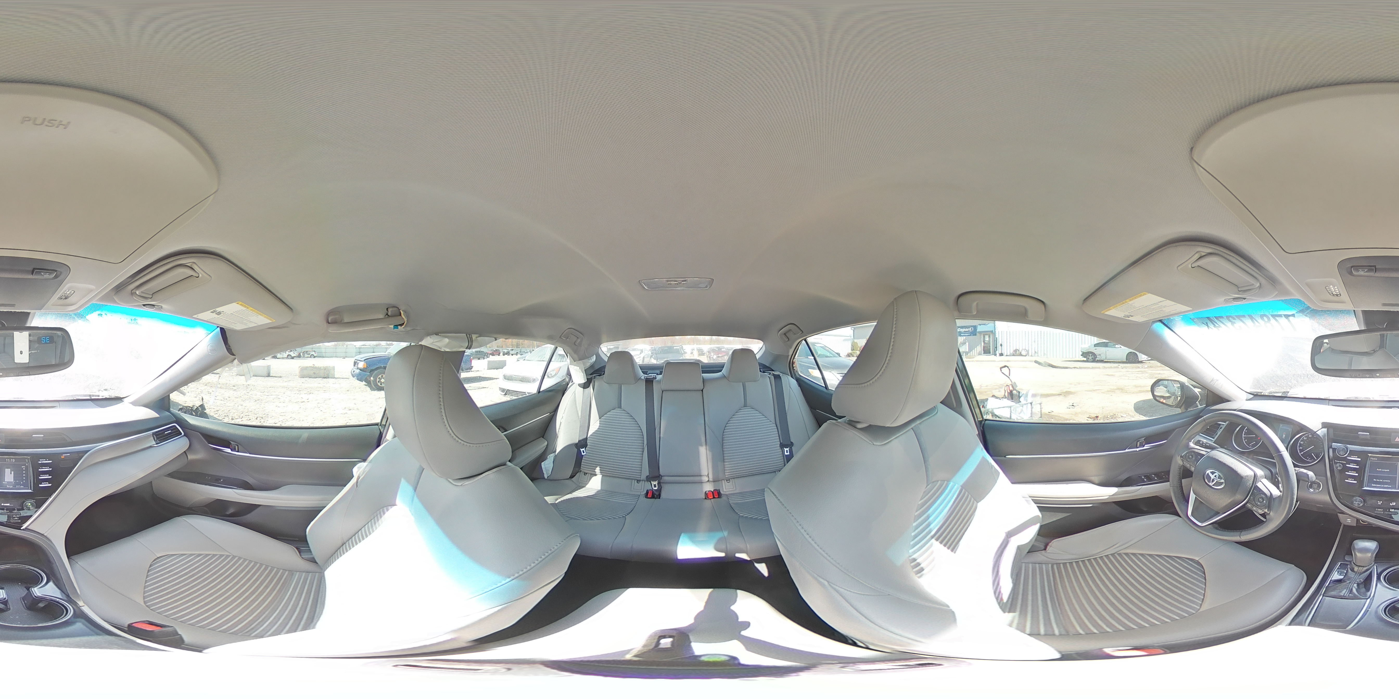 2018 Toyota Camry - Image 14