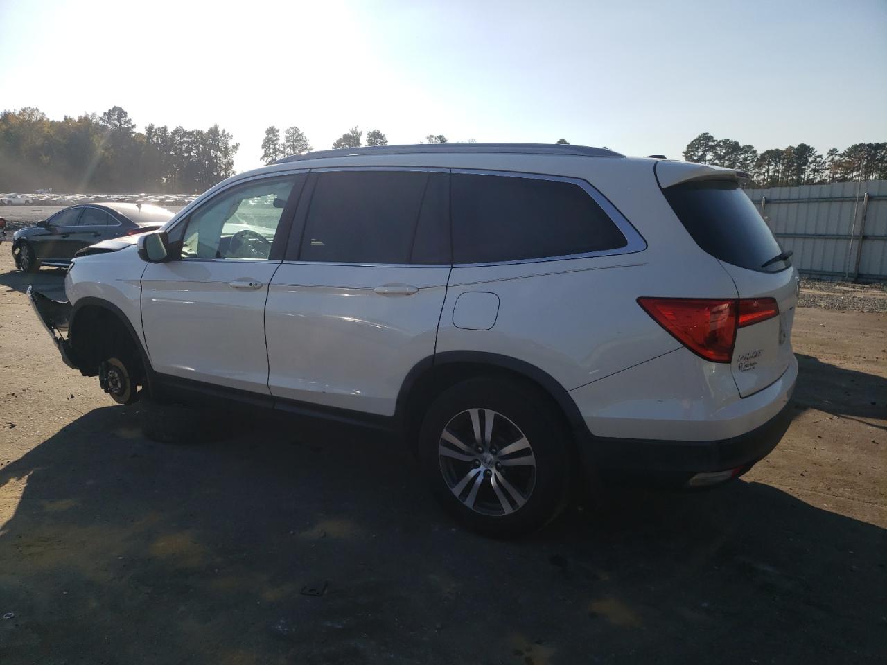 2016 Honda Pilot - Image 2