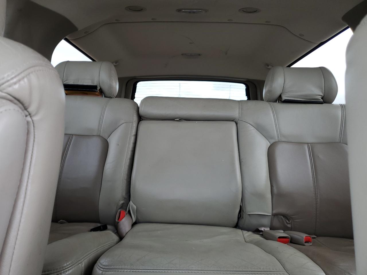 2002 GMC Yukon - Image 10