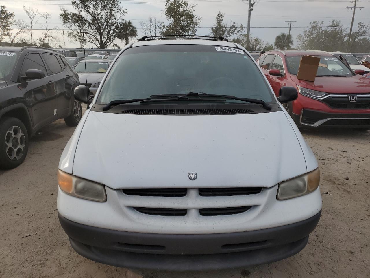 2000 Dodge Caravan VIN: 2B4GP2534YR560661 Lot: 76496104