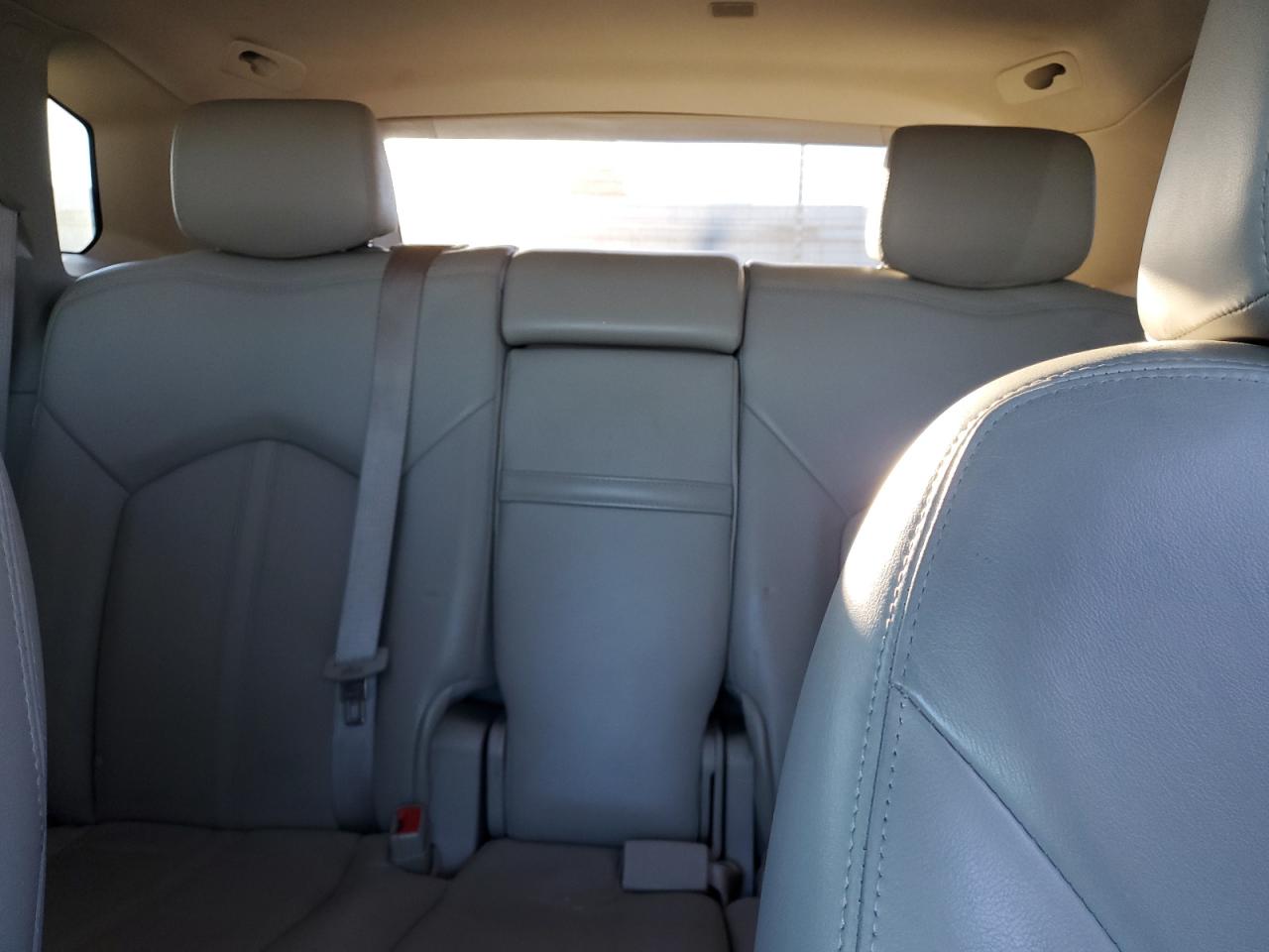 2015 Cadillac SRX - Image 10