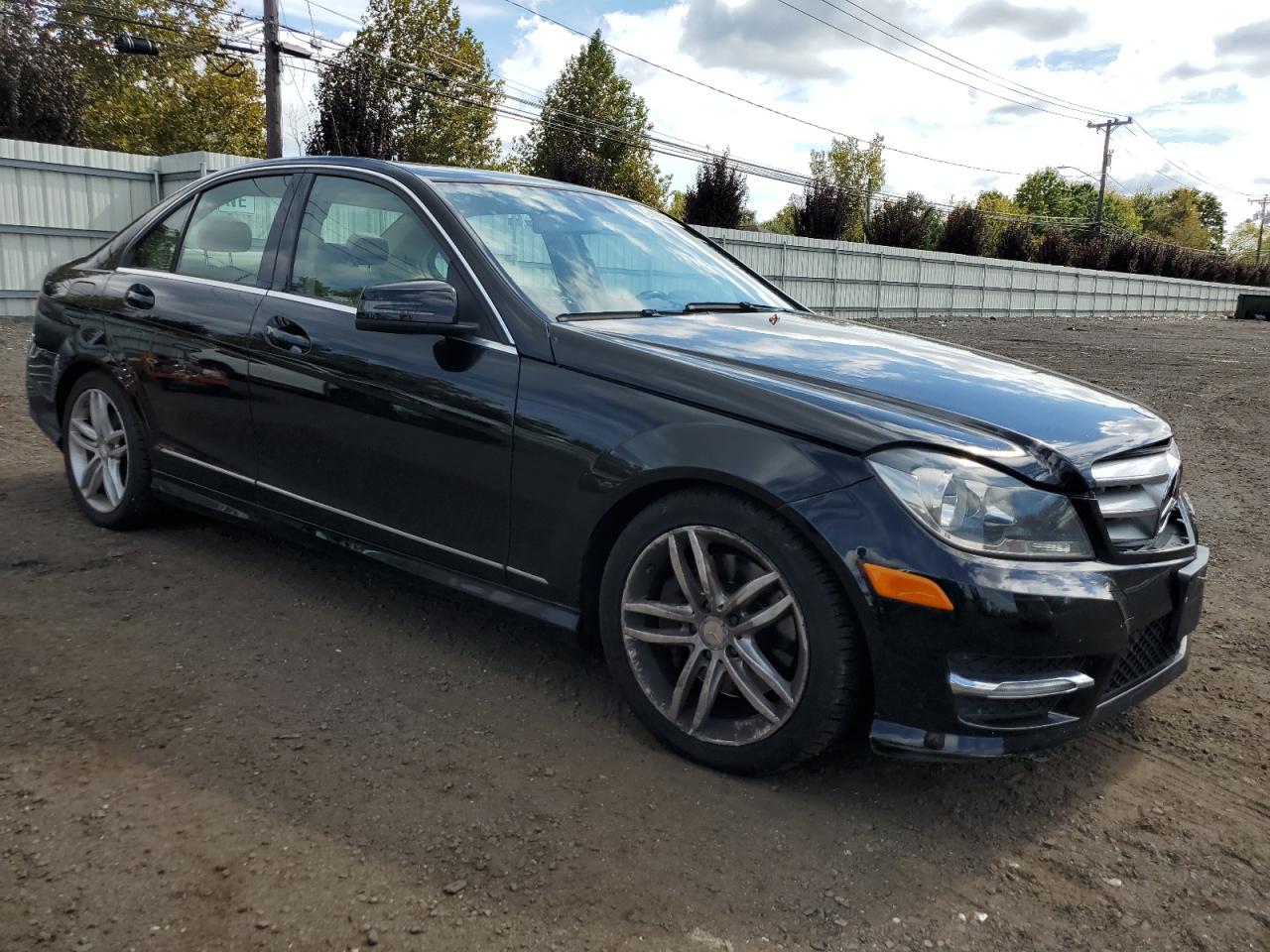 VIN WDDGF8AB5DR241099 2013 MERCEDES-BENZ C-CLASS no.4