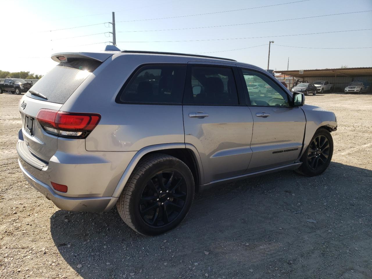 2018 Jeep Grand Cherokee - Image 3