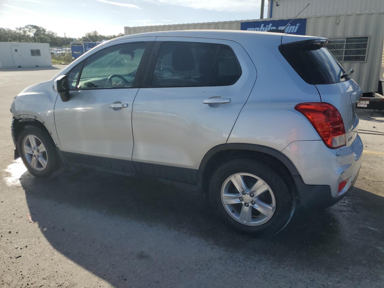 VIN 3GNCJKSB7KL305707 2019 CHEVROLET TRAX no.2