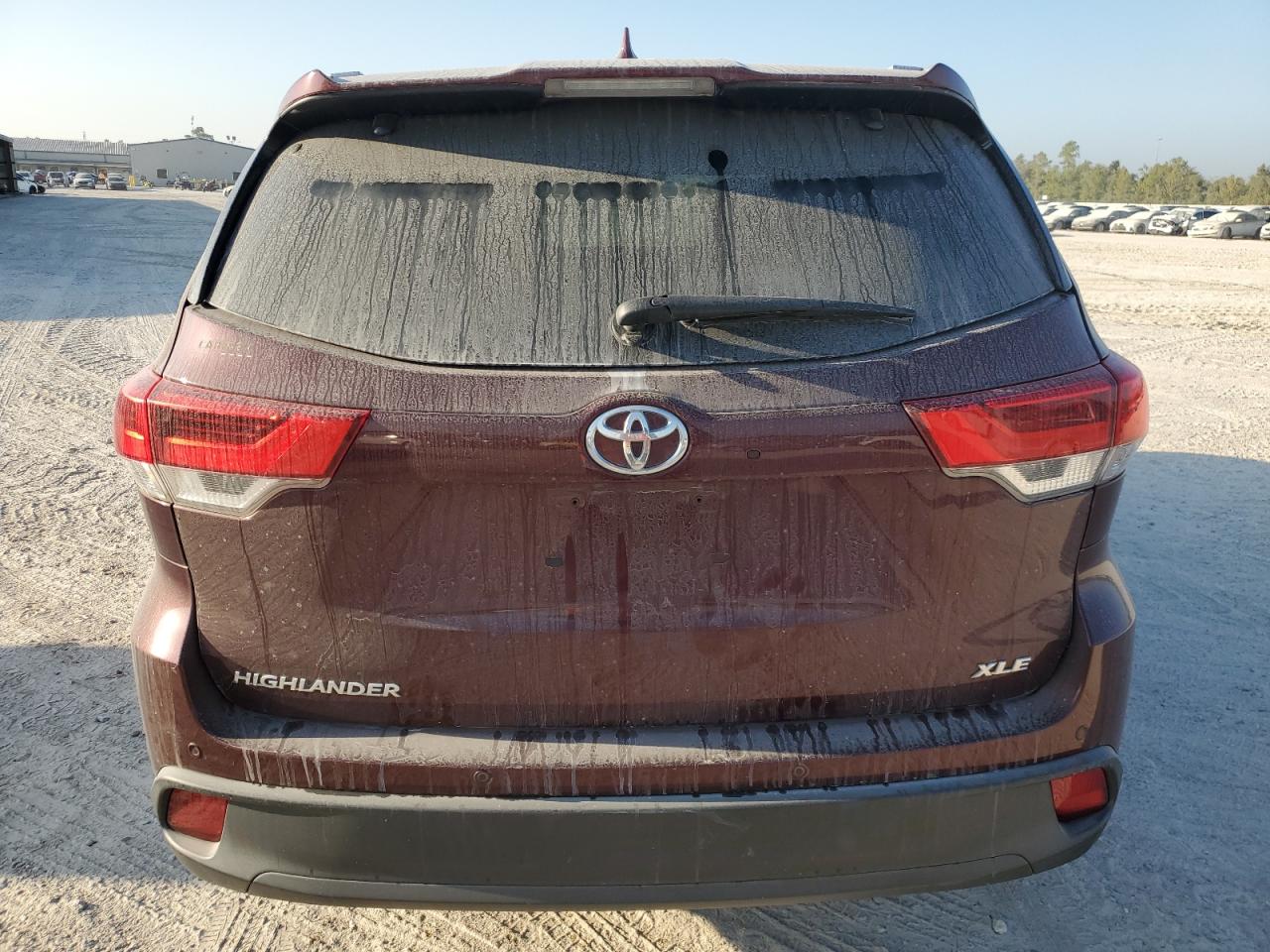 5TDKZRFHXKS310804 2019 Toyota Highlander Se