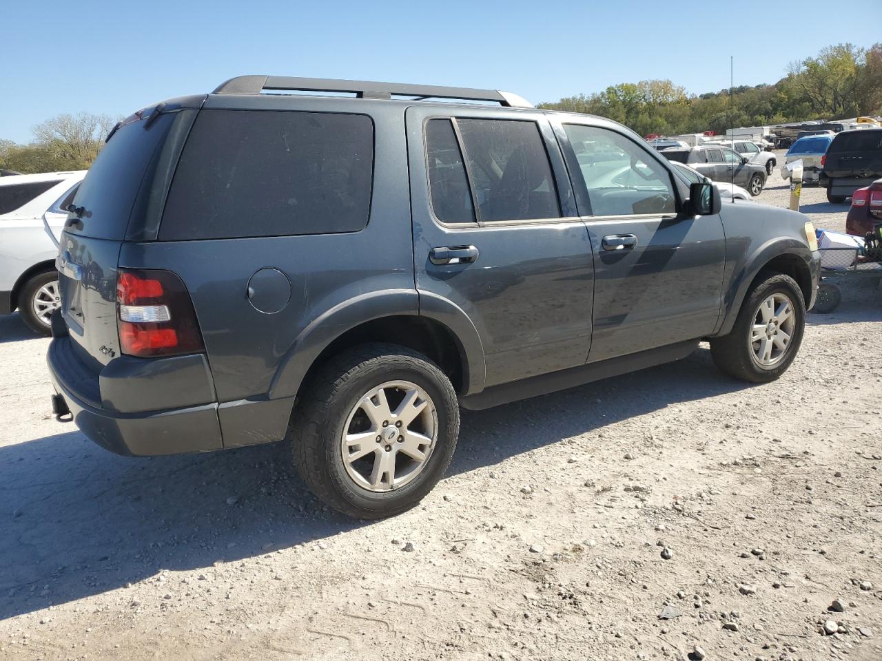 2010 Ford Explorer - Image 3