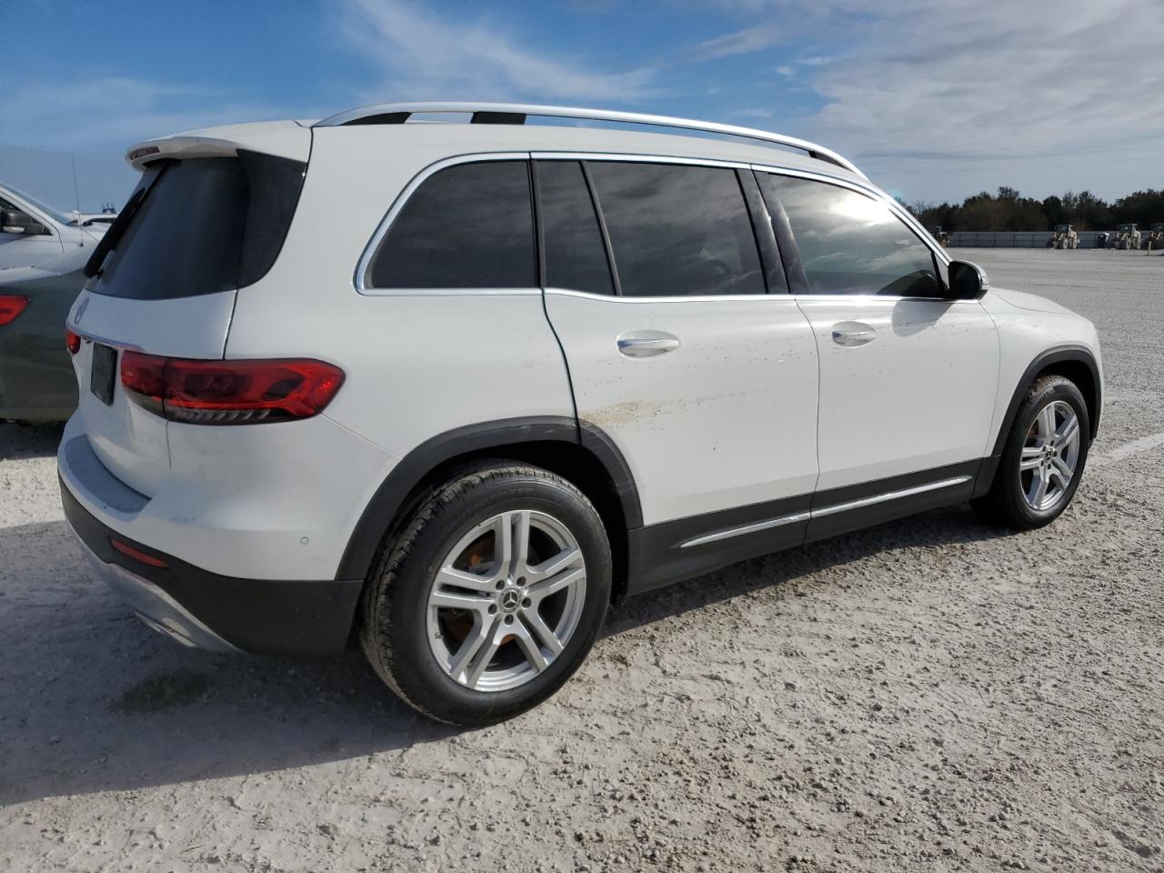 2021 Mercedes-Benz GLB - Image 3