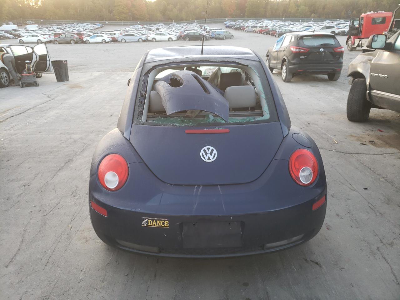 2006 Volkswagen New Beetle 2.5L Option Package 2 VIN: 3VWSG31C16M421520 Lot: 75523964