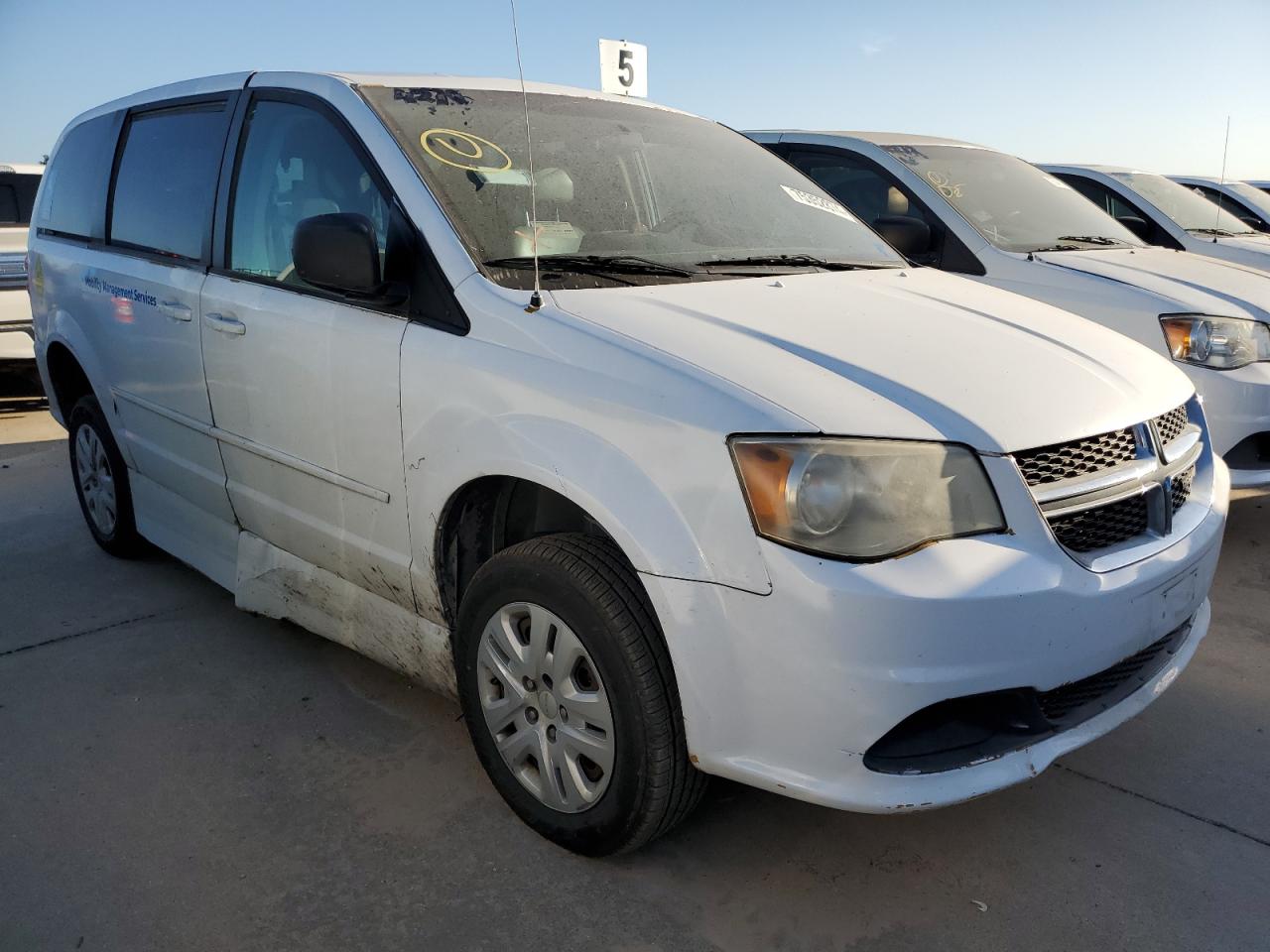 2017 Dodge Caravan - Image 4