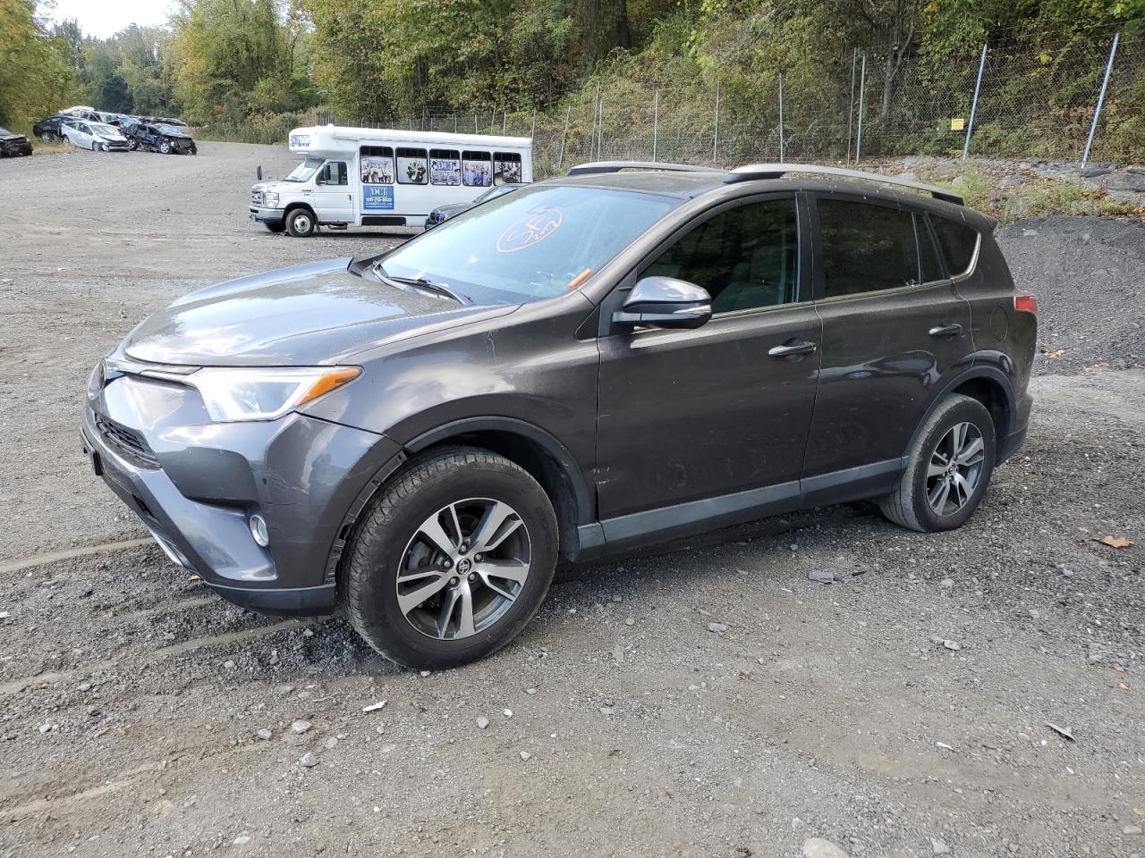 2T3WFREV2HW315259 2017 TOYOTA RAV 4 - Image 1