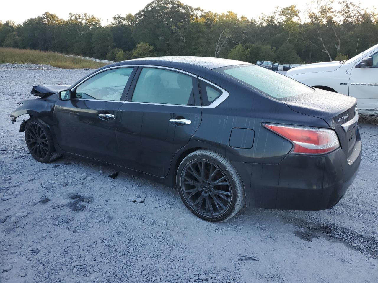 2014 Nissan Altima - Image 2