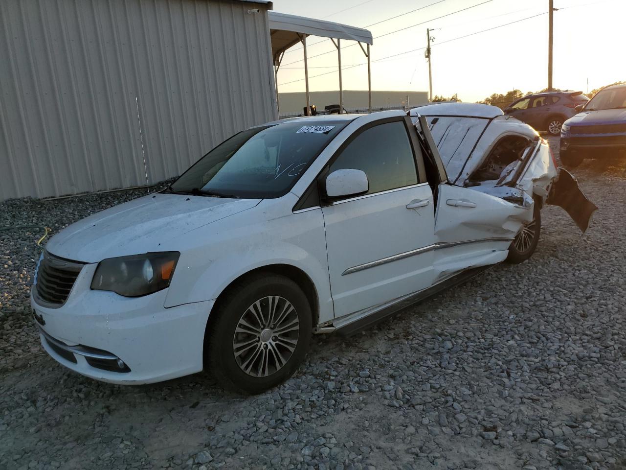 2014 Chrysler Town & Country - Image 1