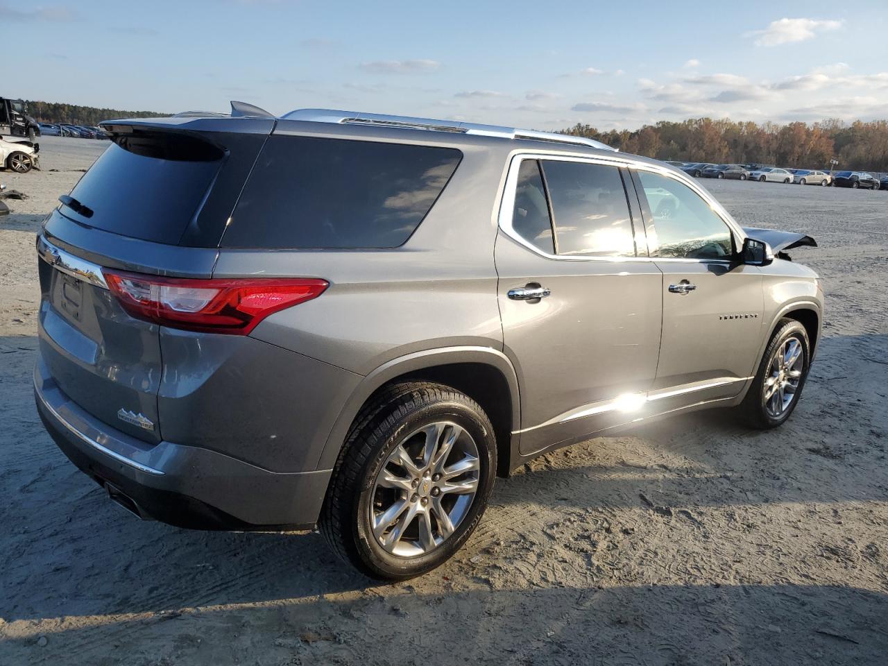 2019 Chevrolet Traverse - Image 3