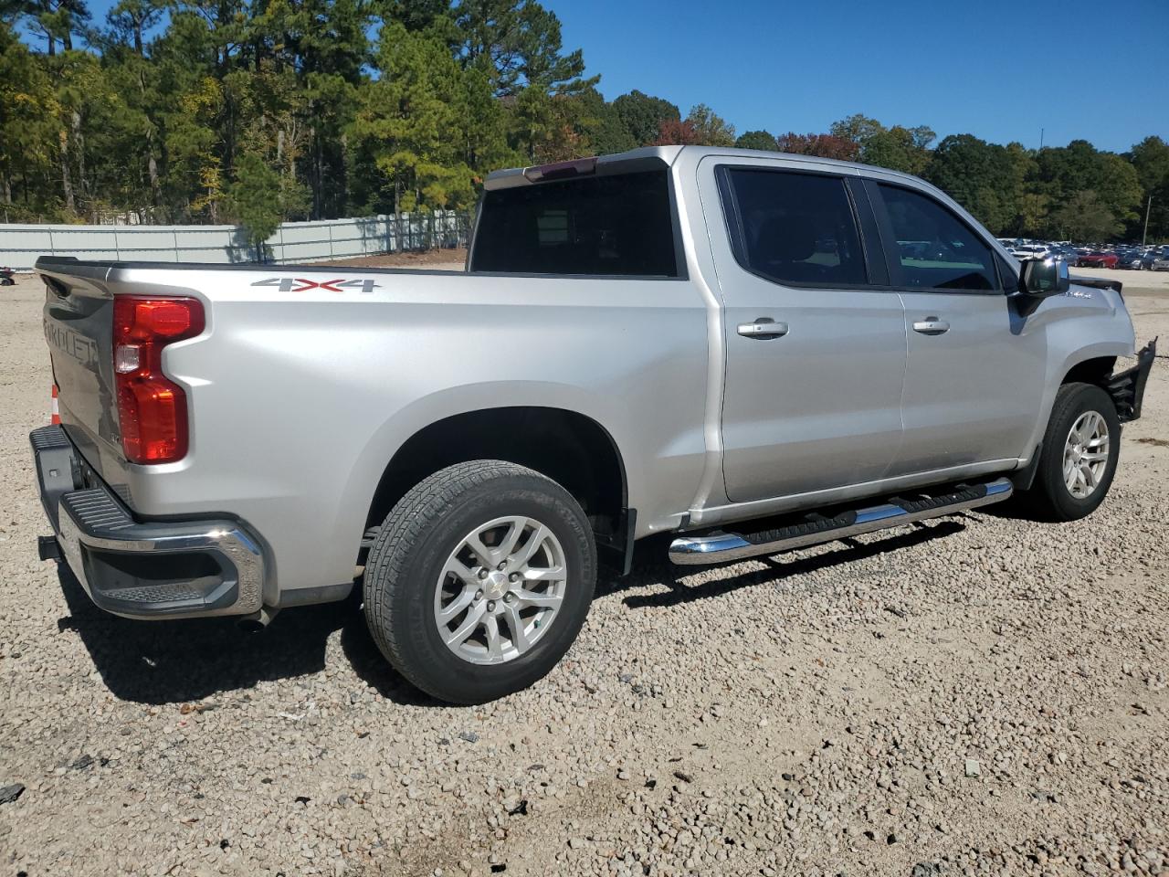 2019 Chevrolet Silverado - Image 3