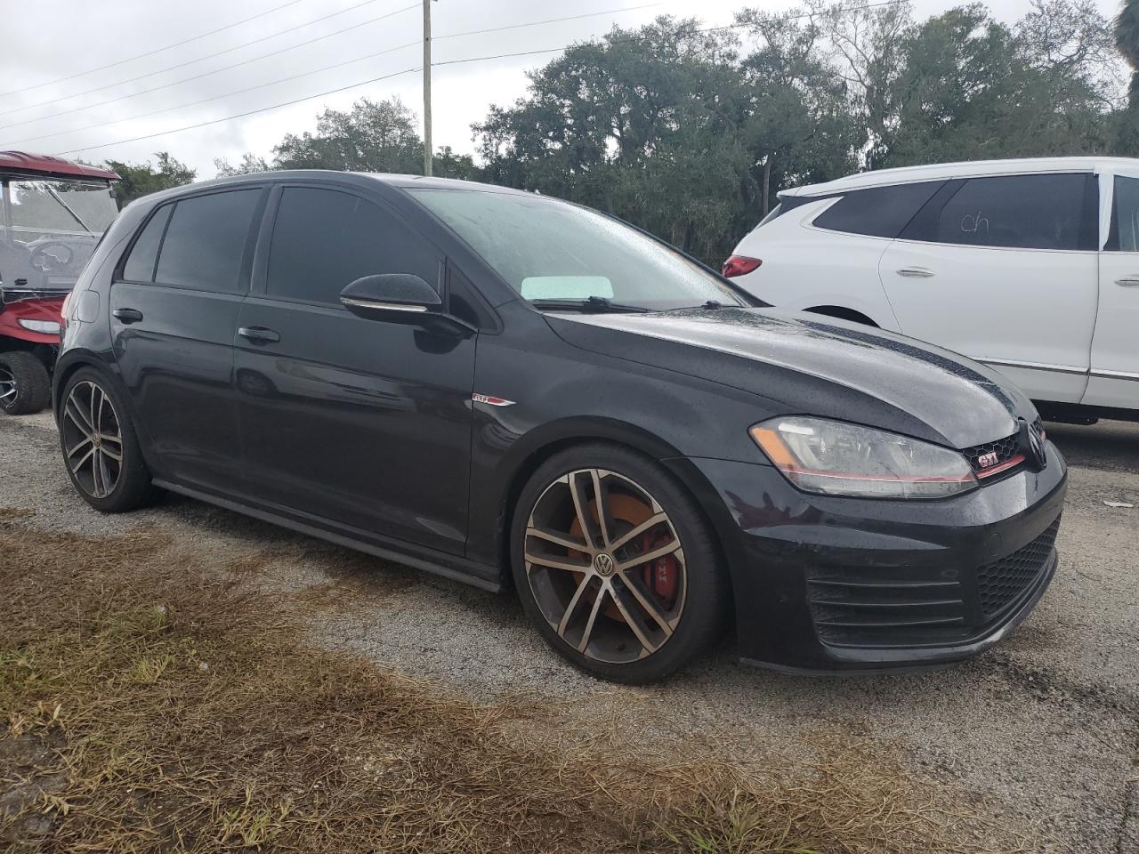 2017 Volkswagen GTI - Image 4