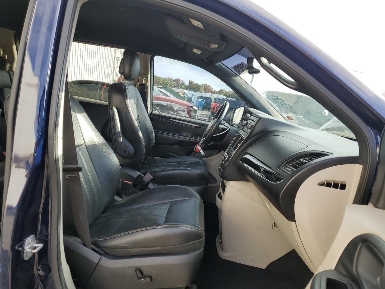 2014 Dodge Caravan - Image 7