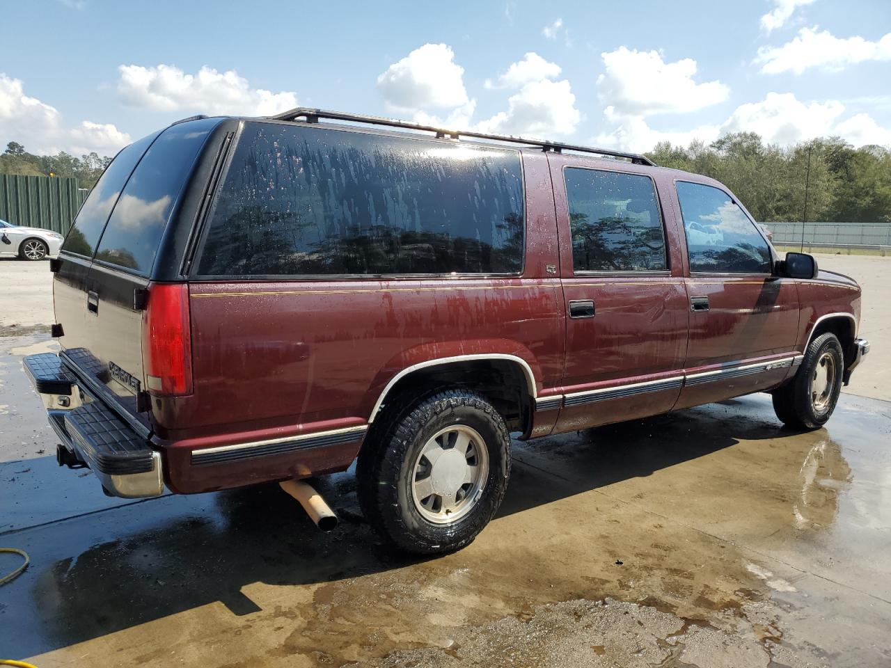 1GNEC16R5XJ350275 1999 Chevrolet Suburban C1500