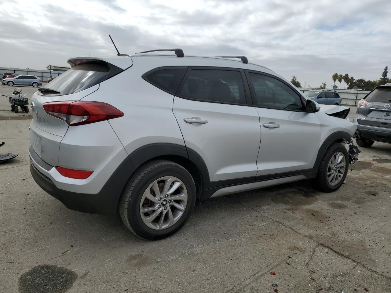 VIN KM8J33A42HU301593 2017 HYUNDAI TUCSON no.3