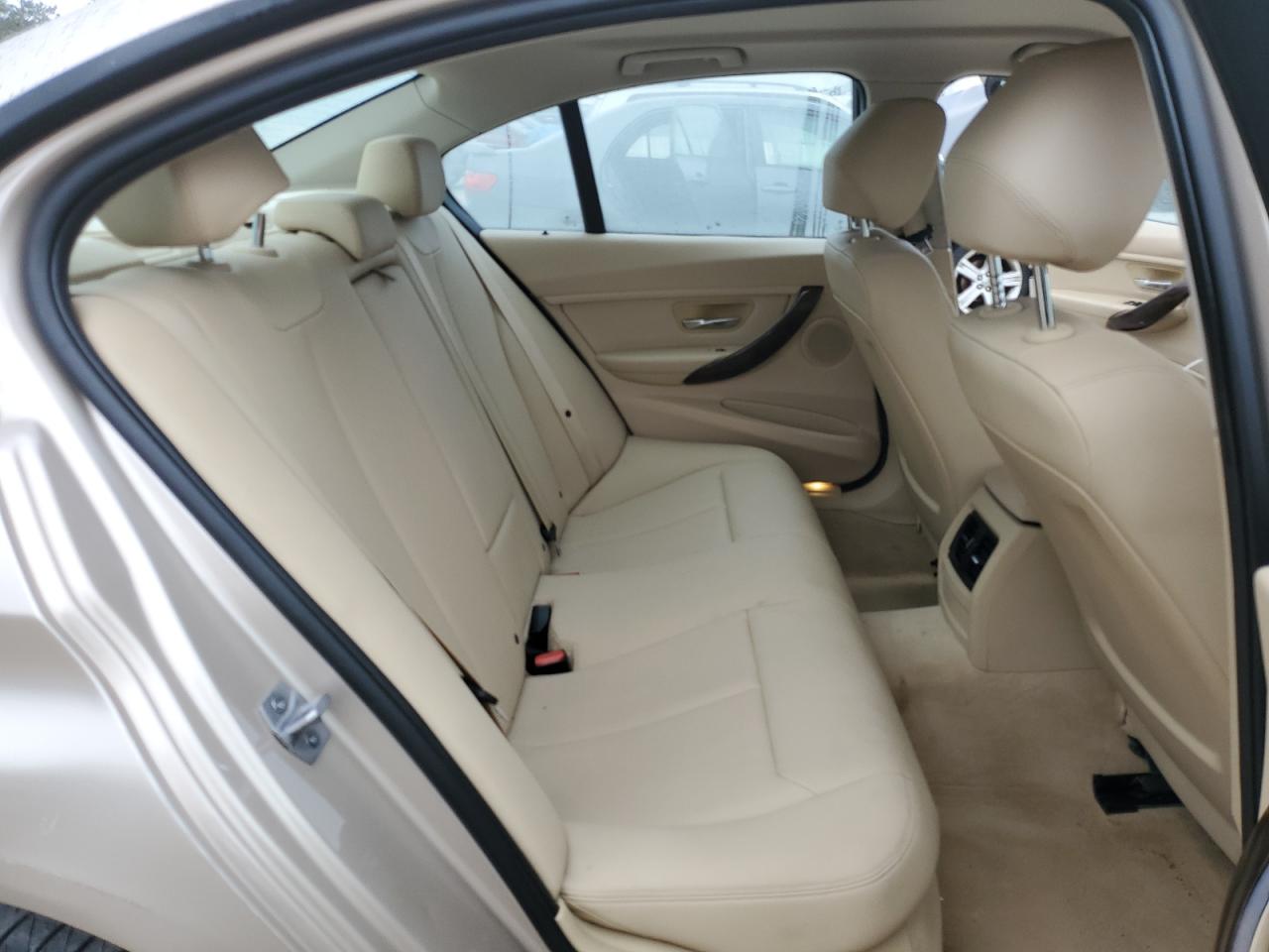 2015 BMW 320 I VIN: WBA3B1G57FNT04725 Lot: 77336694