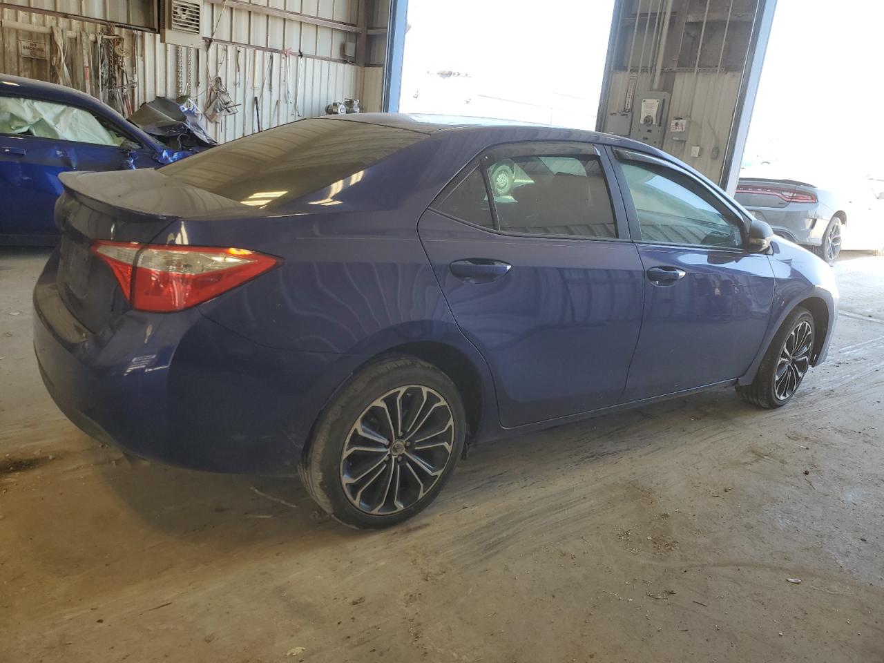 VIN 5YFBURHE3FP333860 2015 TOYOTA COROLLA no.3