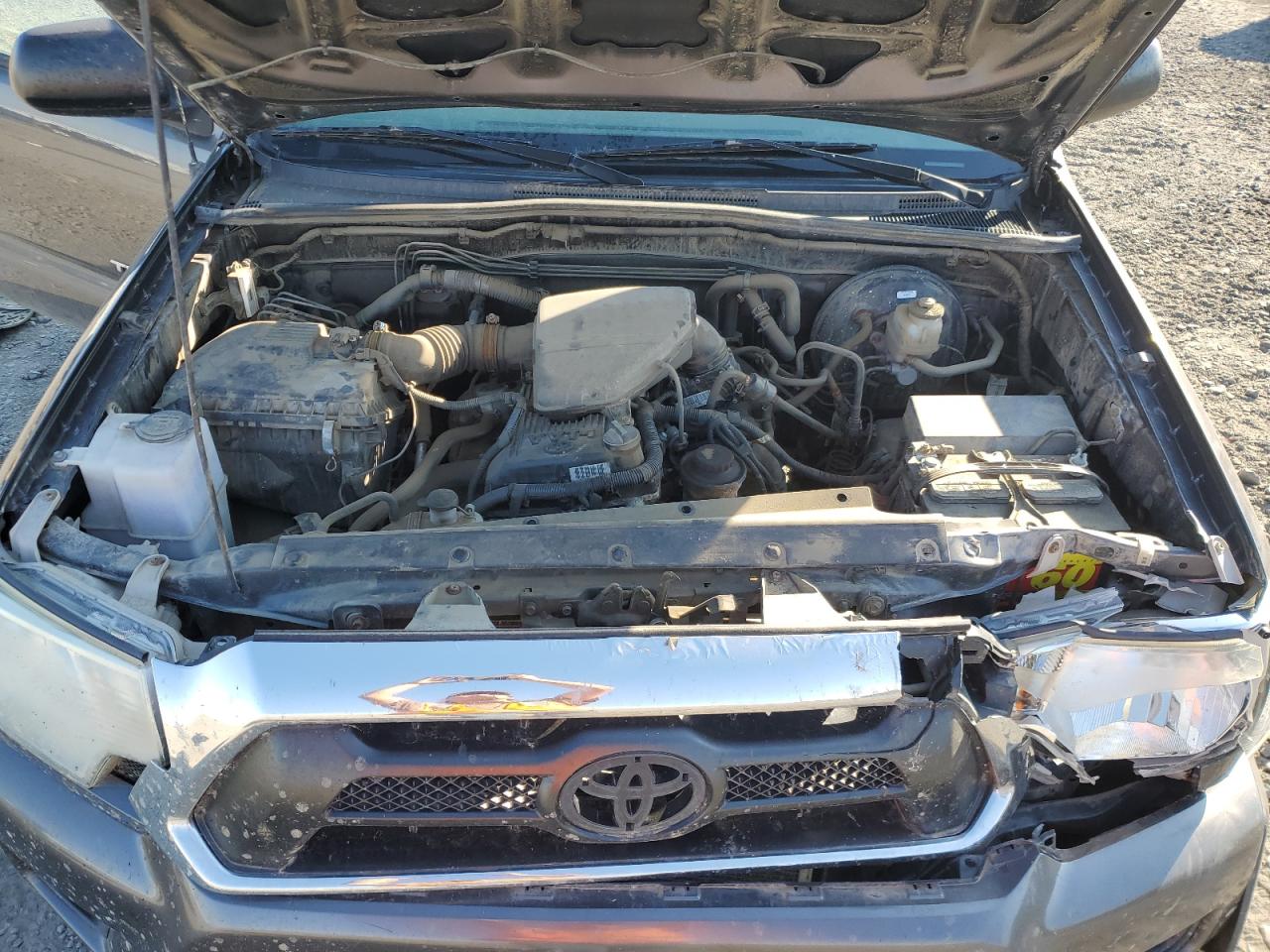 2012 Toyota Tacoma - Image 12