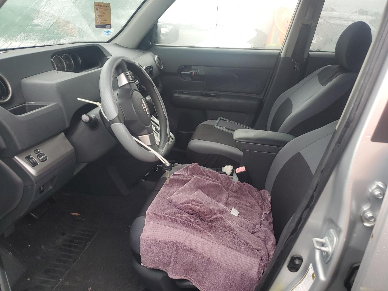 2011 Scion xB - Image 7