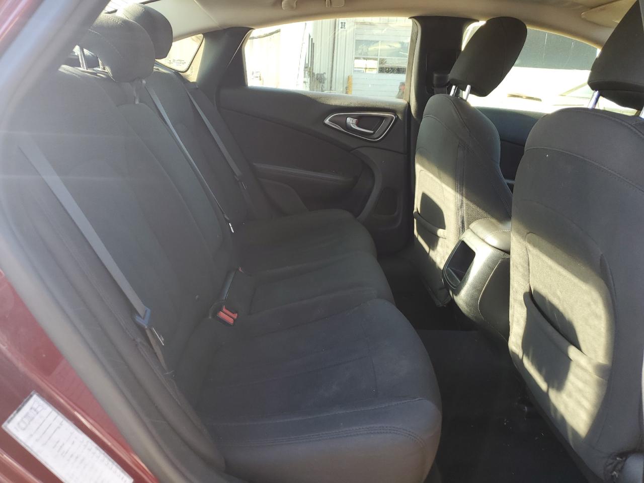 2016 Chrysler 200 - Image 10