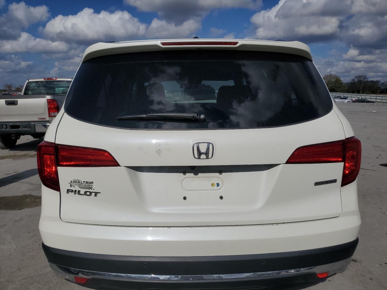 5FNYF5H96HB009462 2017 Honda Pilot Touring