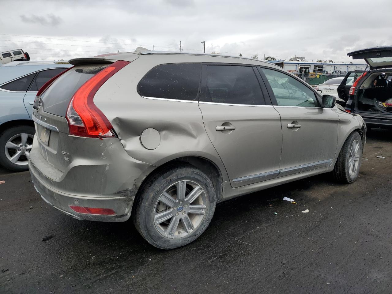 2016 Volvo XC60 - Image 3