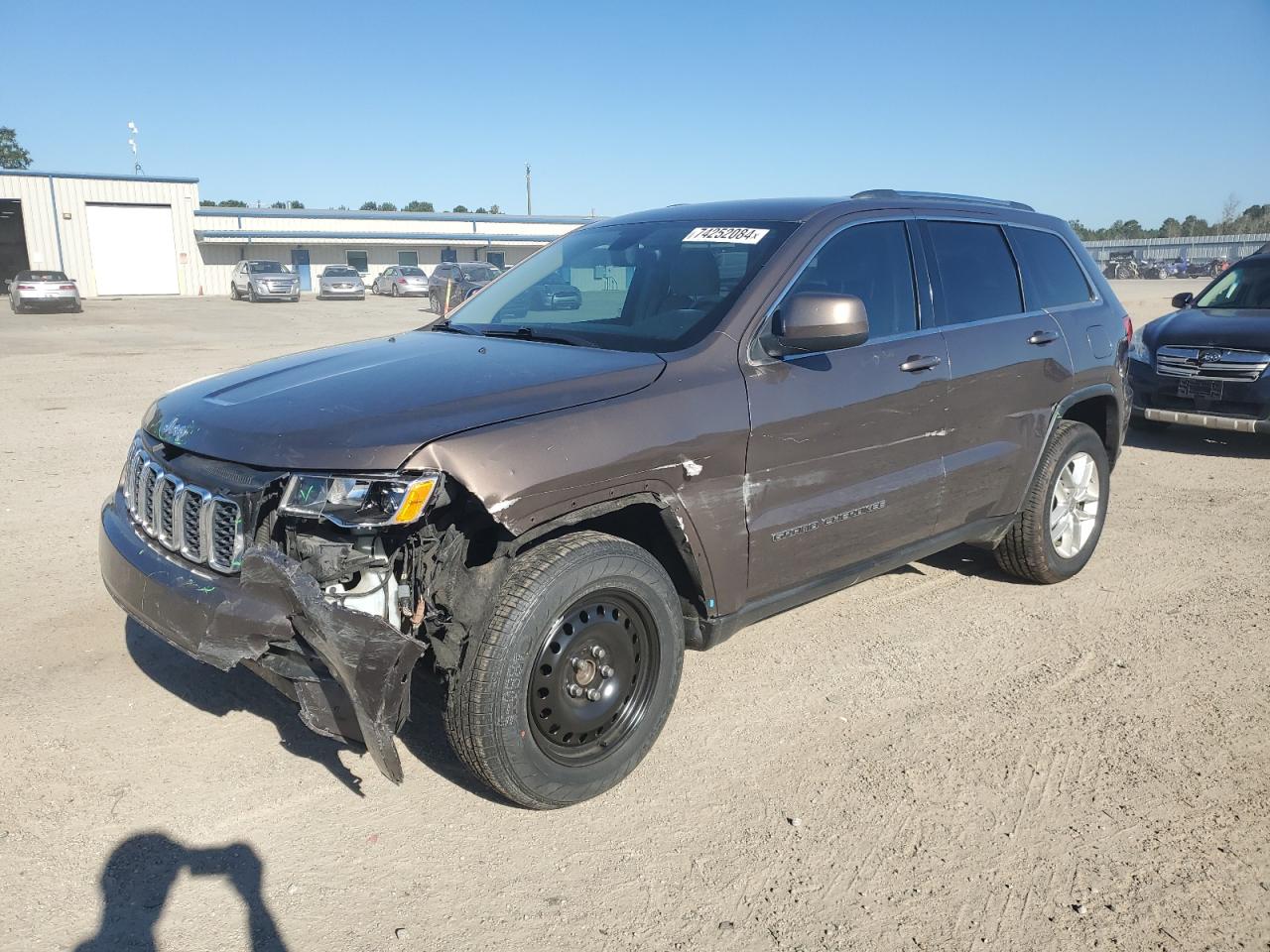 1C4RJEAG2HC784981 2017 Jeep Grand Cherokee Laredo