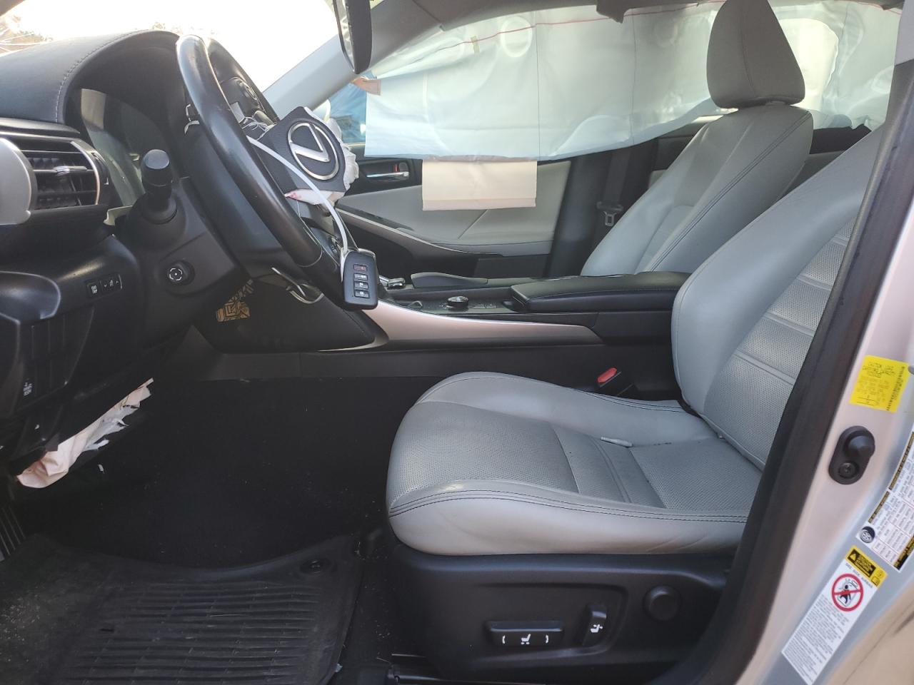 2015 Lexus IS - Image 7