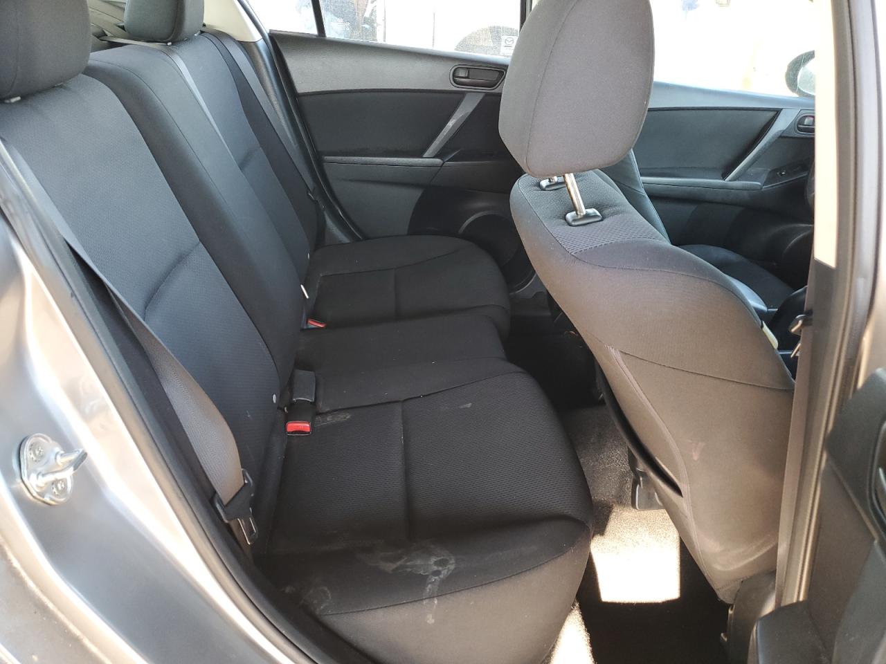 2011 Mazda 3 - Image 10