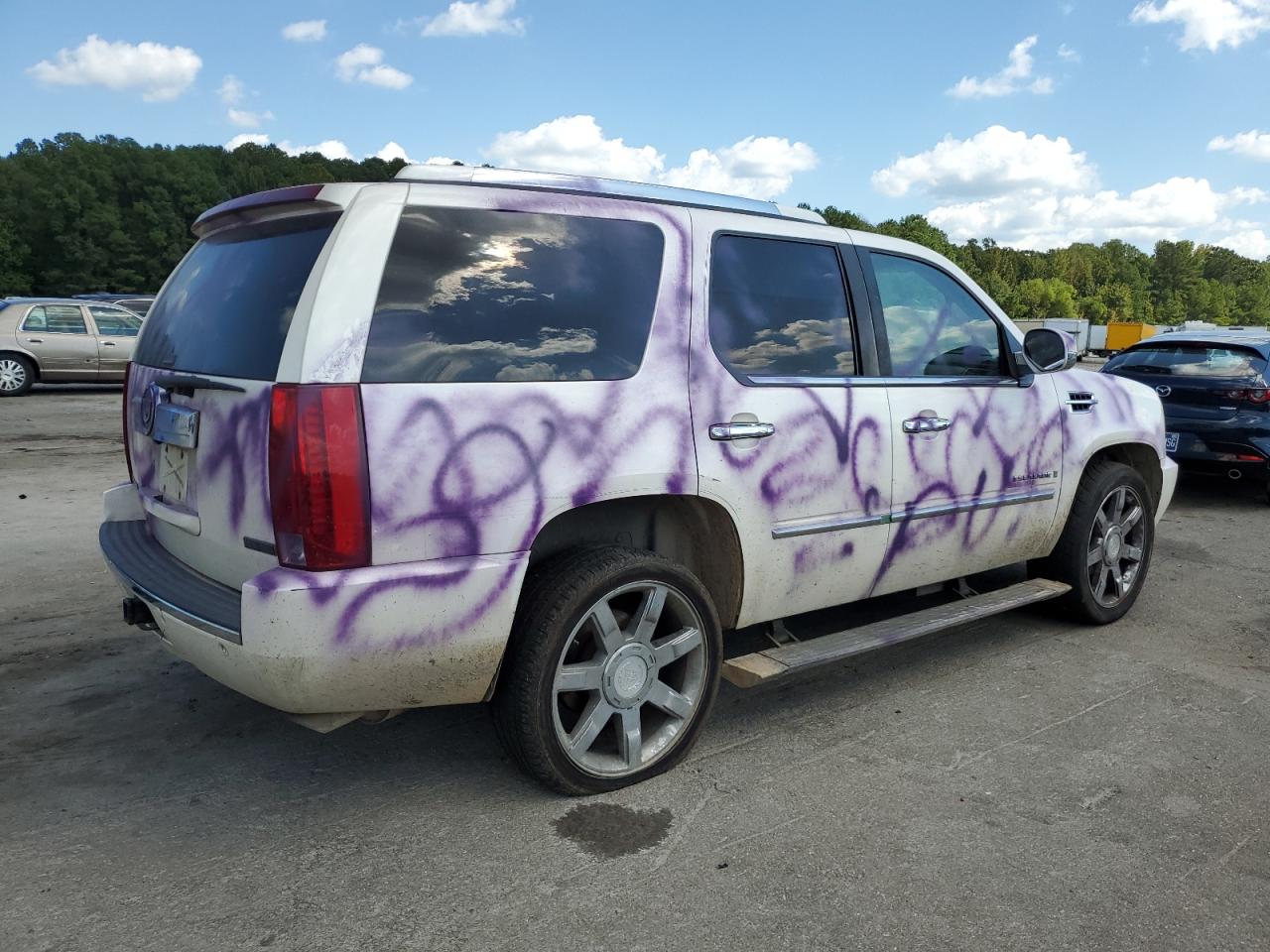 2007 Cadillac Escalade - Image 3