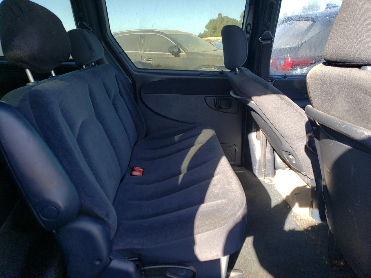 2001 Dodge Caravan - Image 11