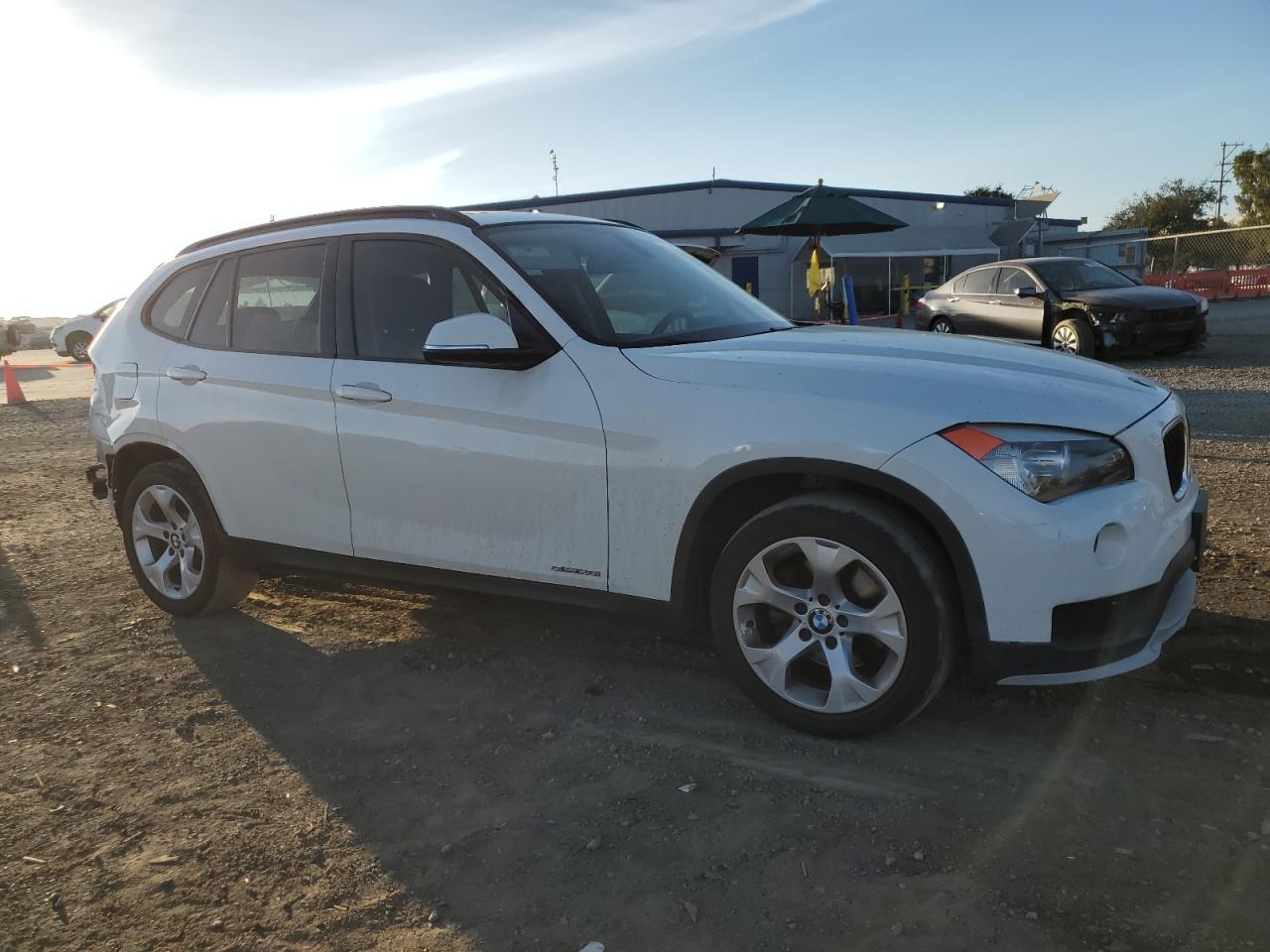 VIN WBAVM1C51FV315129 2015 BMW X1 no.4