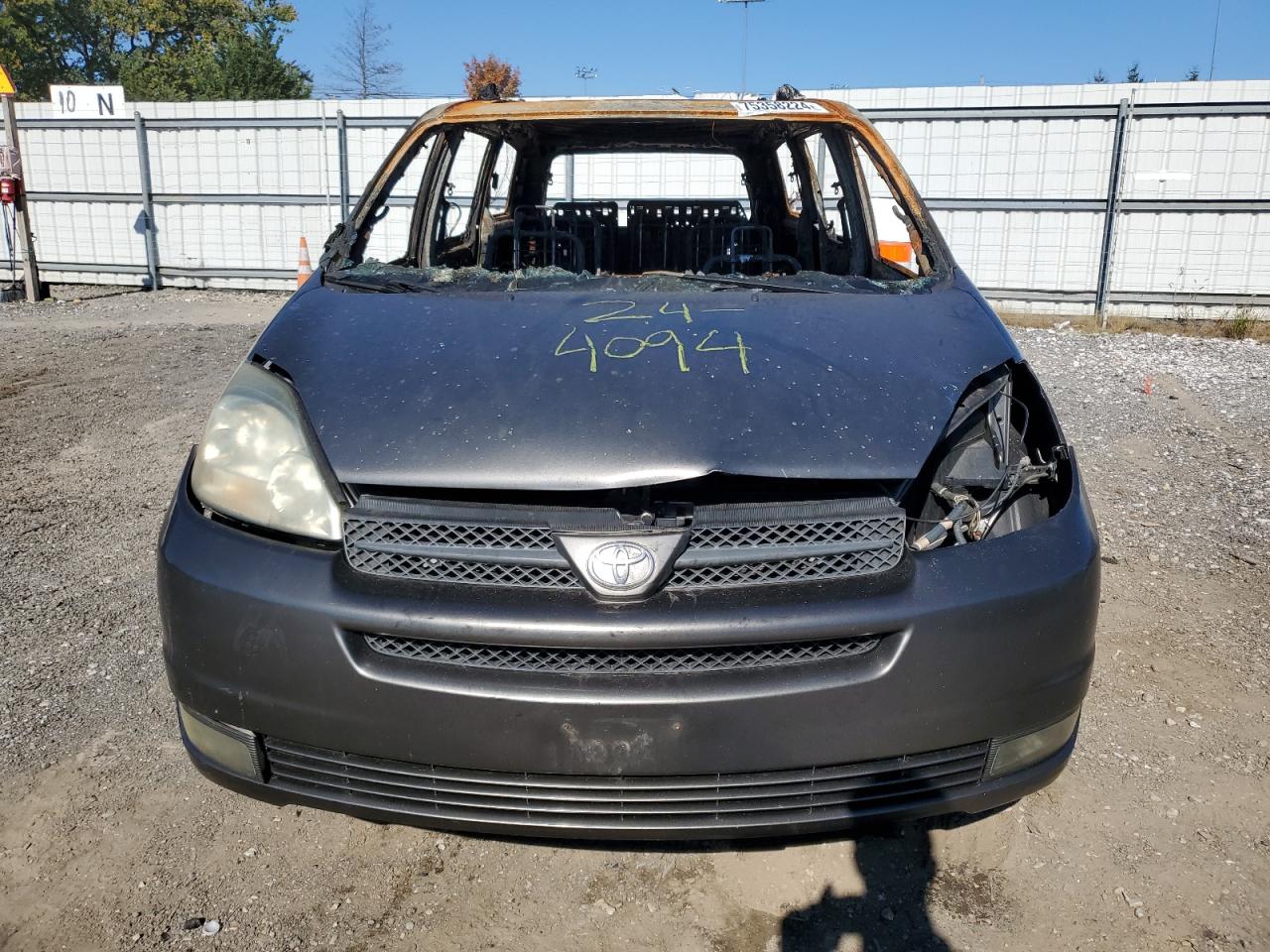 2004 Toyota Sienna - Image 5