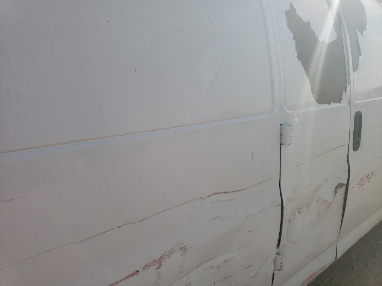 2009 Chevrolet Express - Image 11