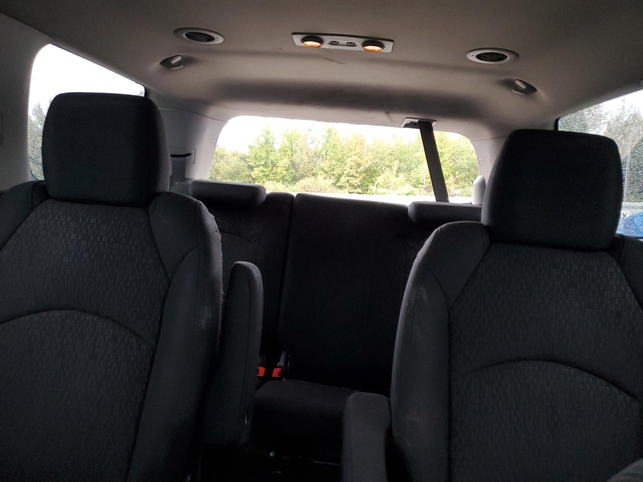 2012 GMC Acadia - Image 10