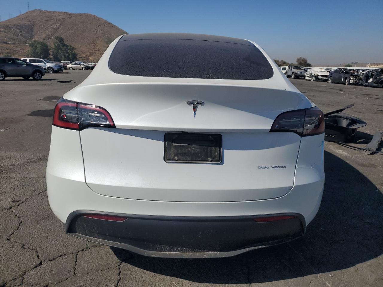 7SAYGDEE2RF067145 2024 Tesla Model Y