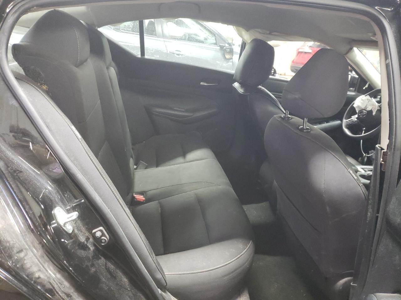 2020 Nissan Altima - Image 10
