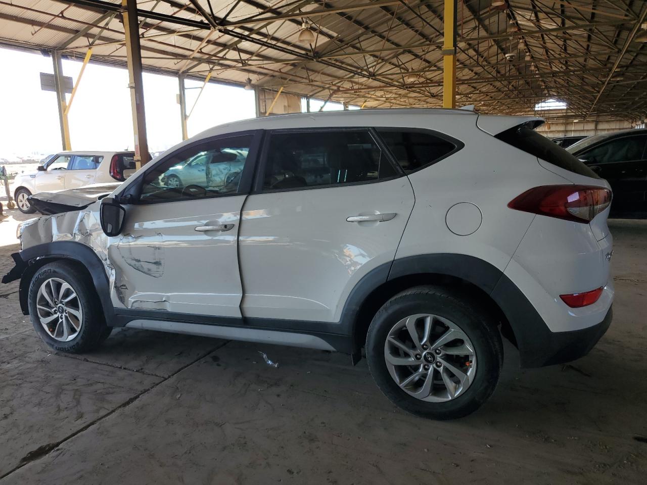 VIN KM8J33A41JU722999 2018 HYUNDAI TUCSON no.2