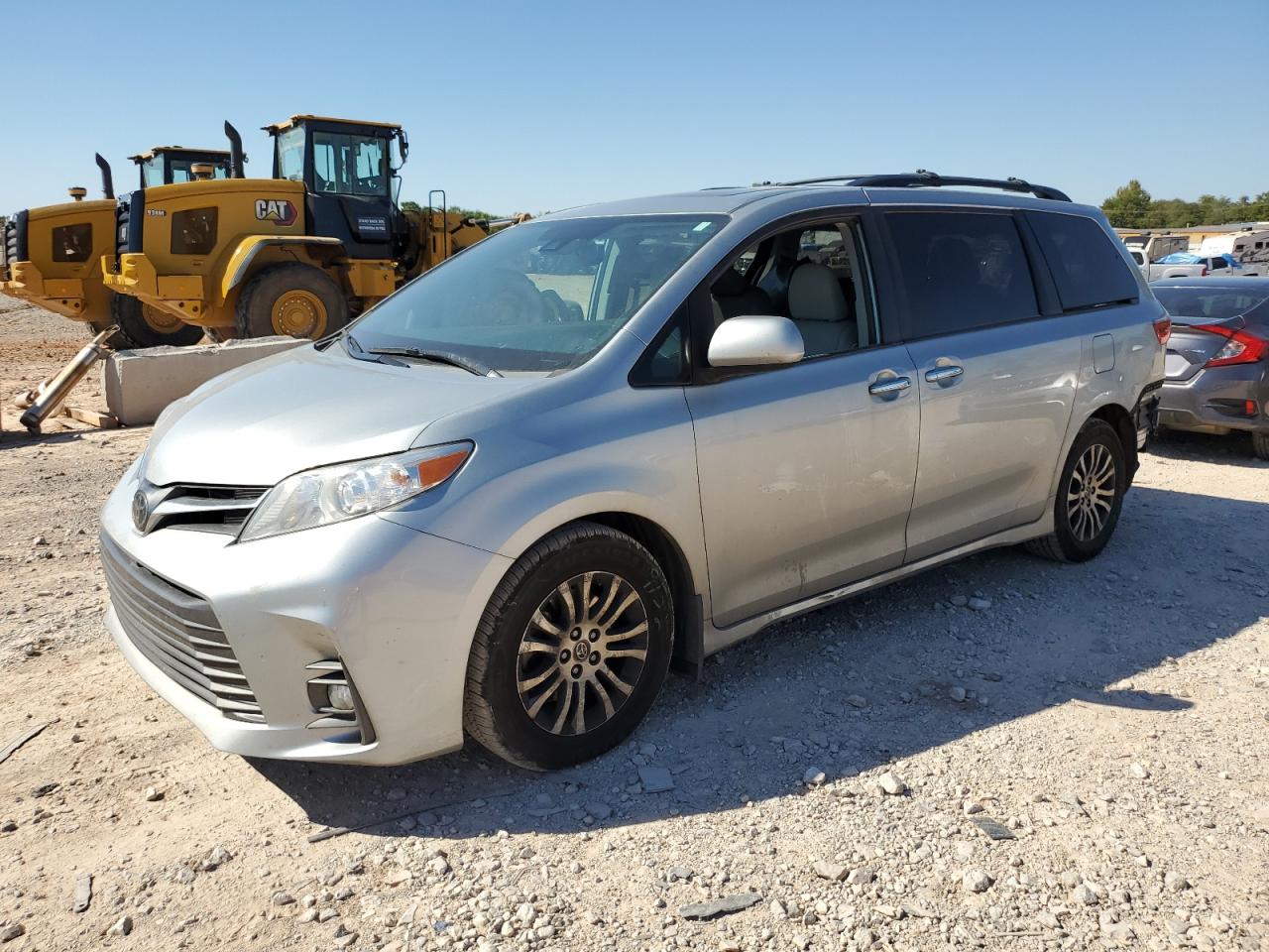 2020 Toyota Sienna - Image 1