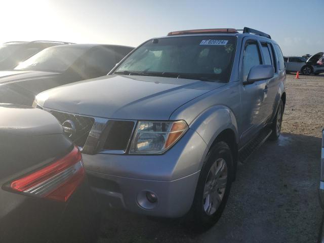 2005 Nissan Pathfinder Le