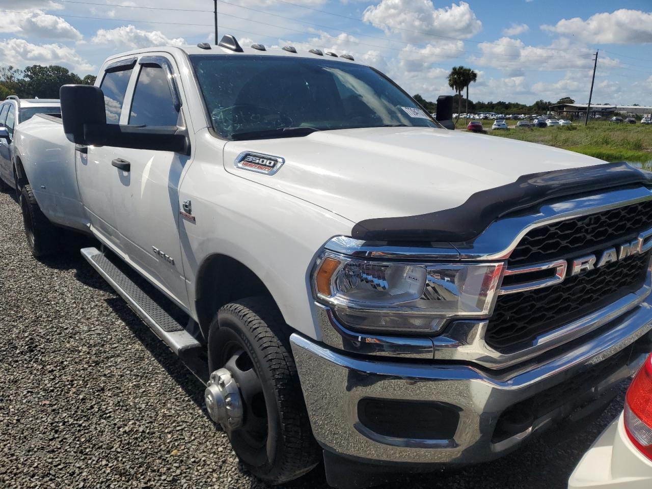 2019 RAM 3500 - Image 4