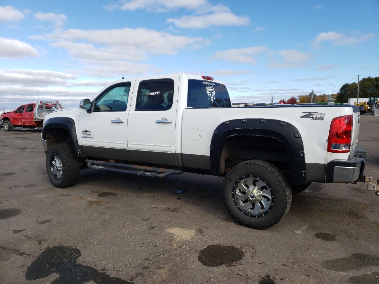 2014 GMC Sierra - Image 2