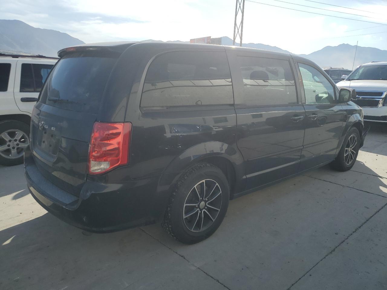 2014 Dodge Caravan - Image 3