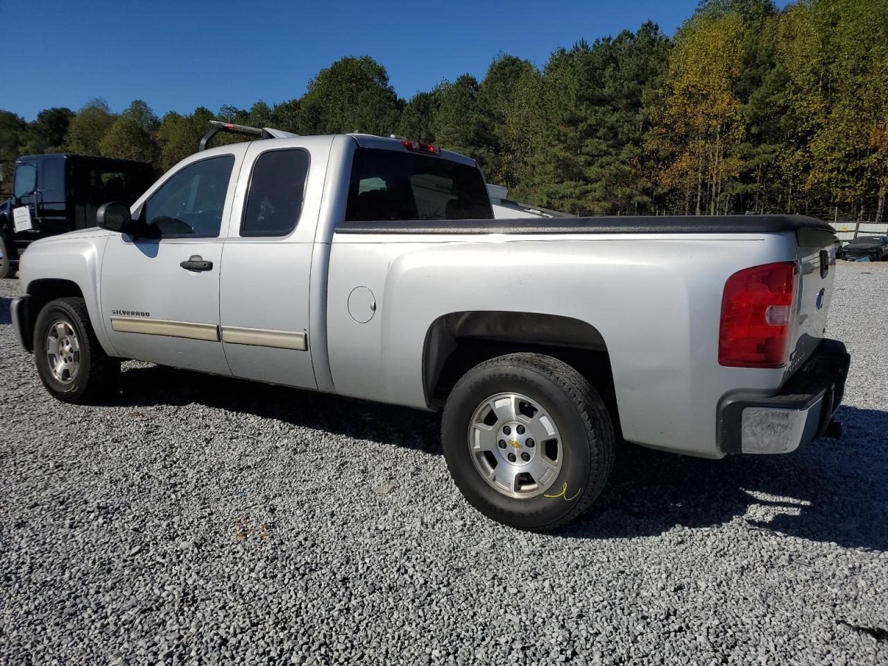 2011 Chevrolet Silverado - Image 2