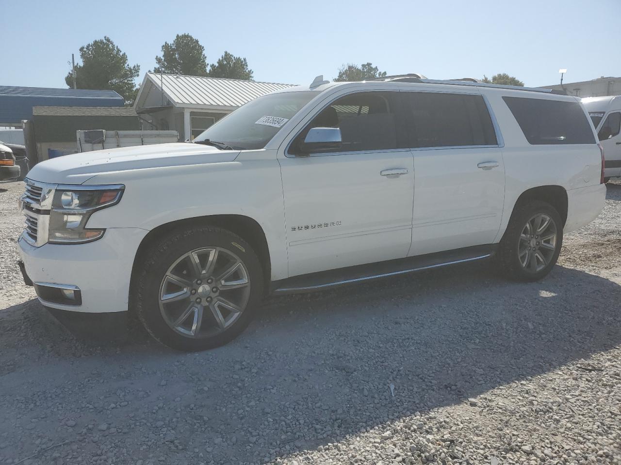 VIN 1GNSKJKCXJR157393 2018 CHEVROLET SUBURBAN no.1