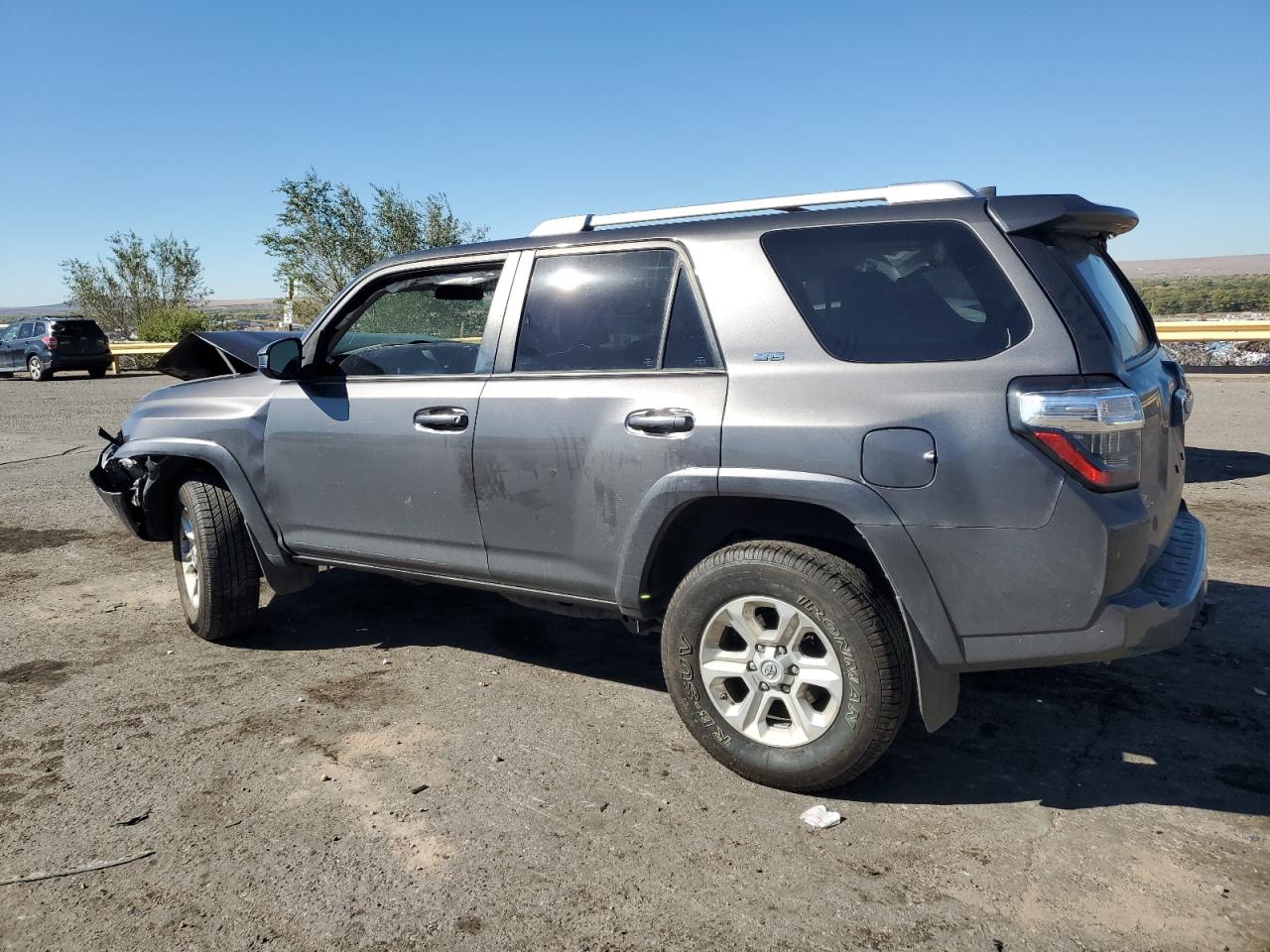 VIN JTEBU5JR3G5285826 2016 TOYOTA 4RUNNER no.2